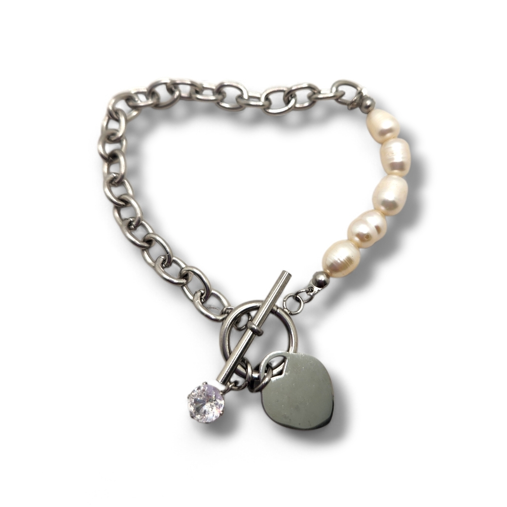Elegant Silver and Pearl Bracelet